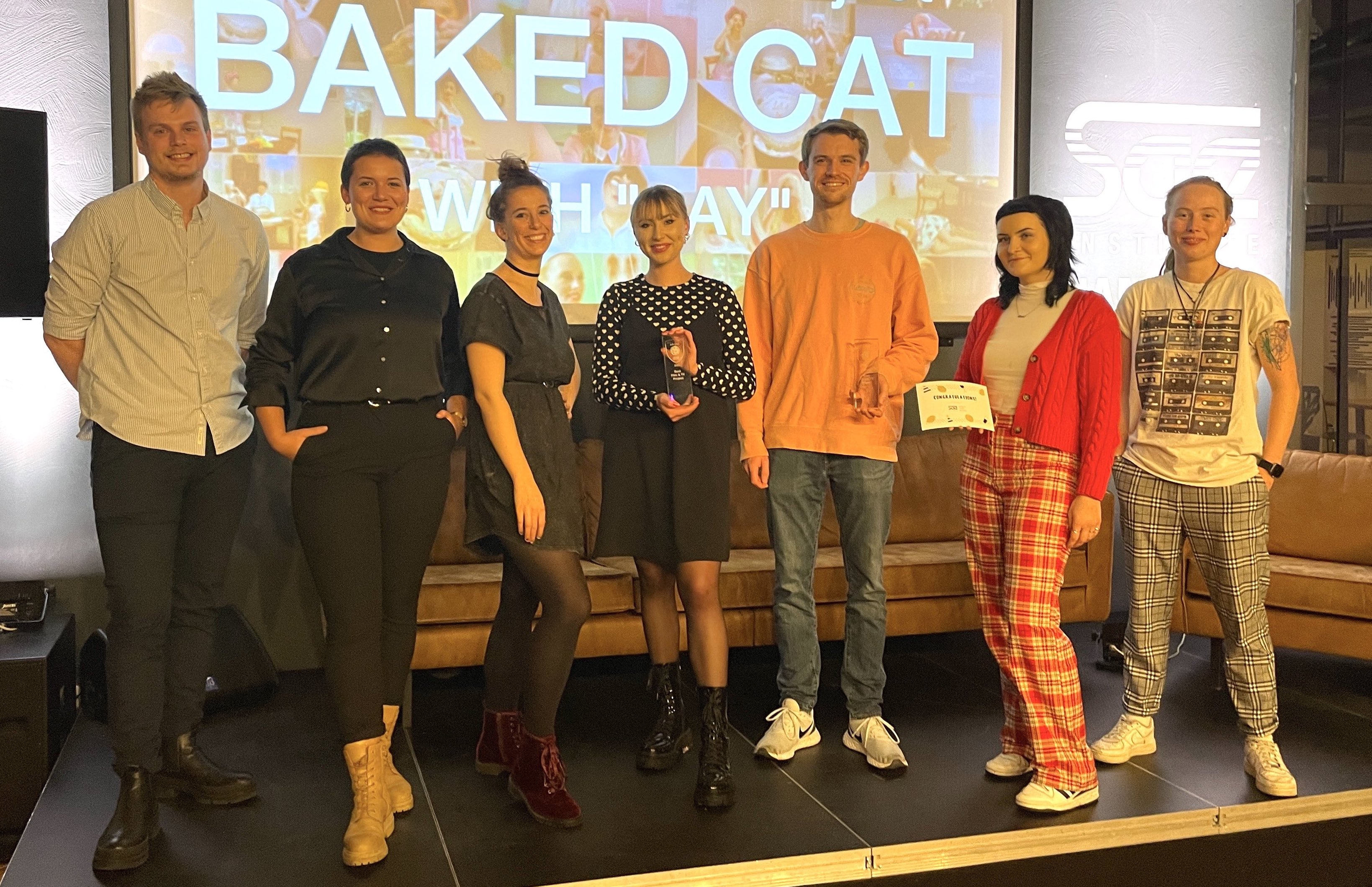 Music Business Student*innen gewinnen den “Best Film & TV Project 2021”-Award mit ihrem Musikvideo für “Baked Cat”